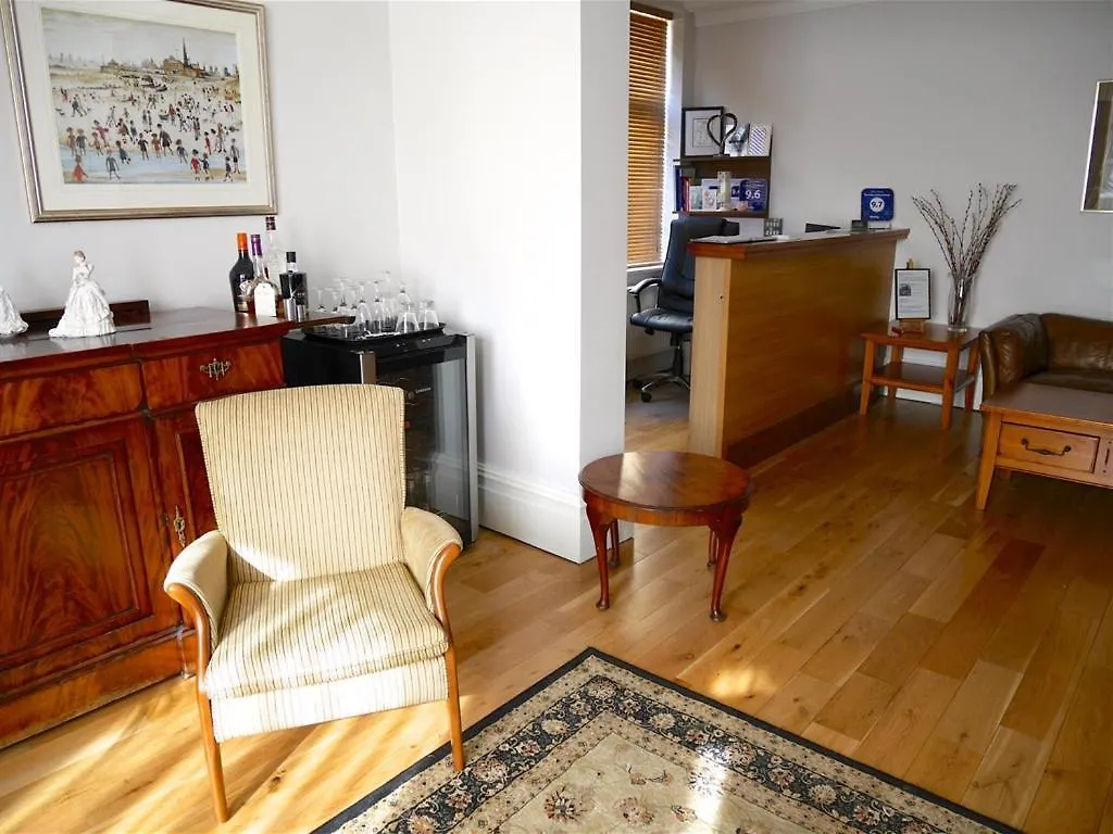 Guest house The Redstone Guesthouse Blackpool